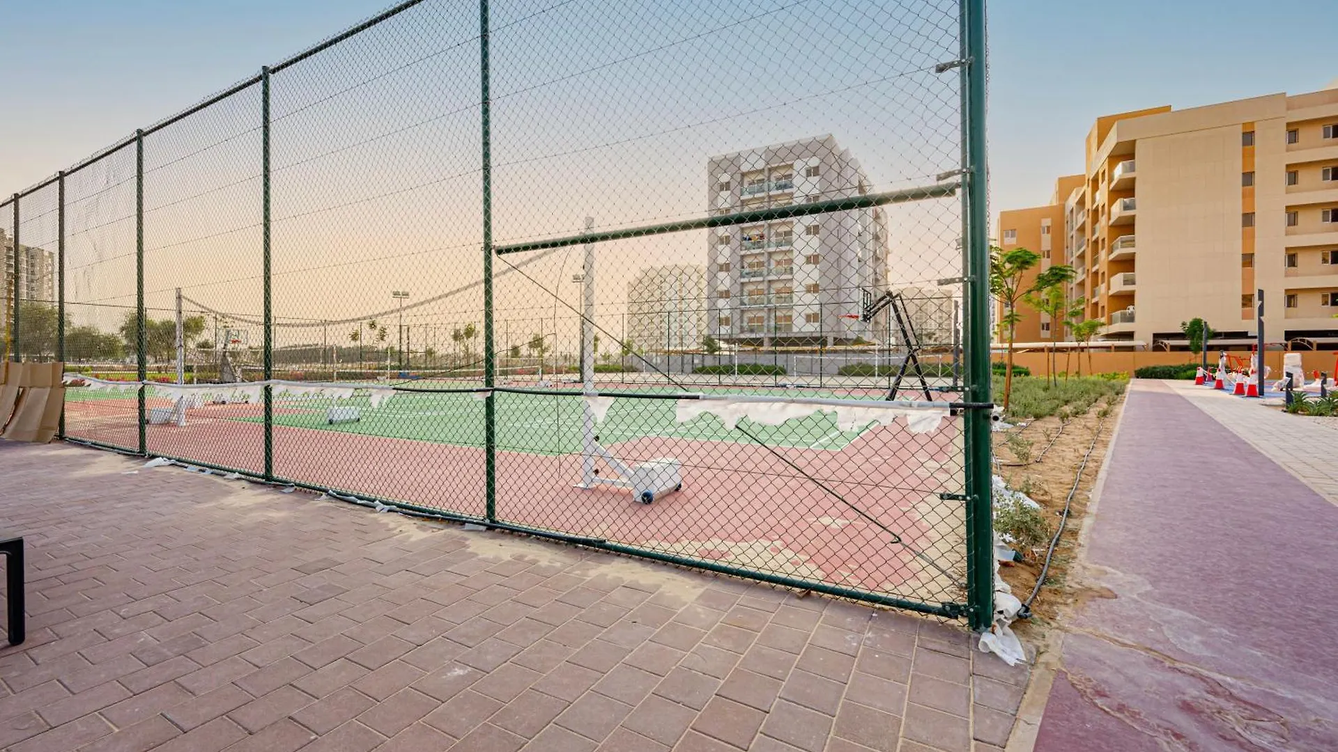 Sleek & Spacious Studio In Central Dubailand
