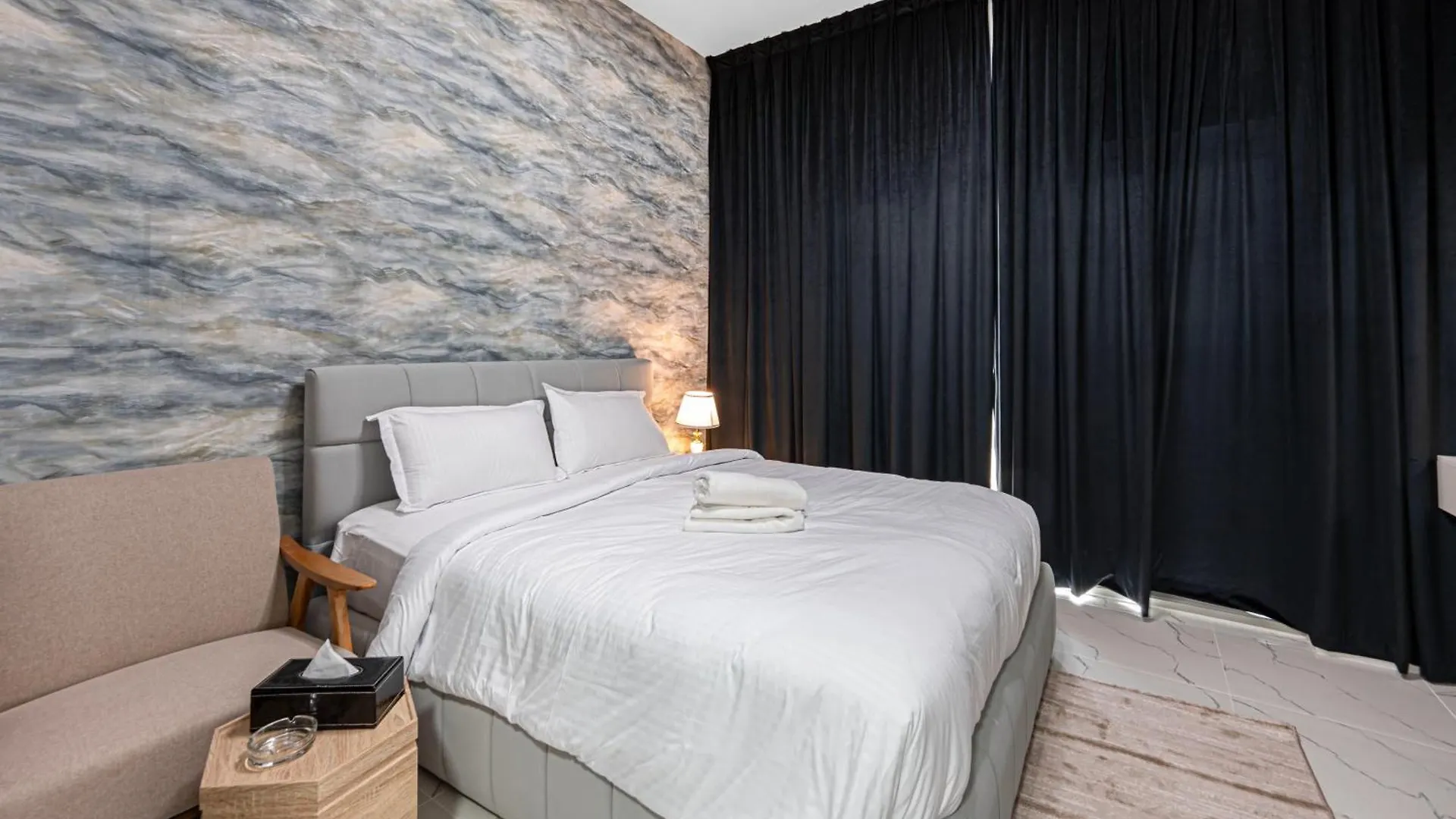 Apartman Sleek & Spacious Studio In Central Dubailand